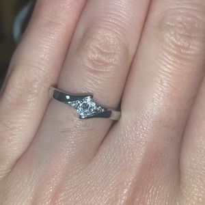 *SALE* .15 carrat Diamond Engagement Ring